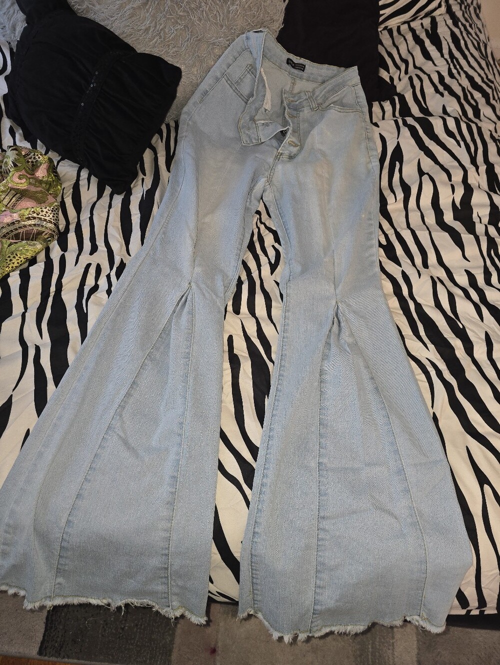 SHEIN Light Blue Panelled High-Rise Flare Jeans